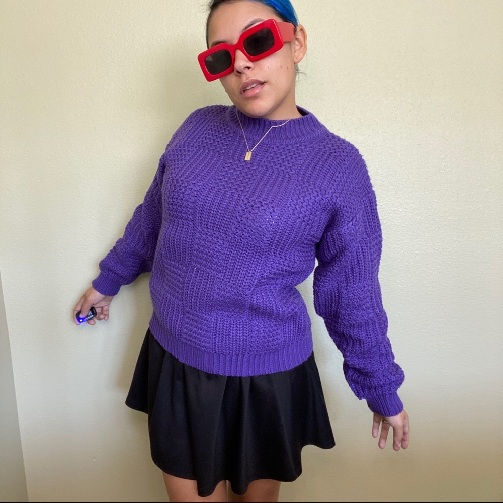 💟 VINTAGE PURPLE KNIT SWEATER 💟 - Picture 2 of 3